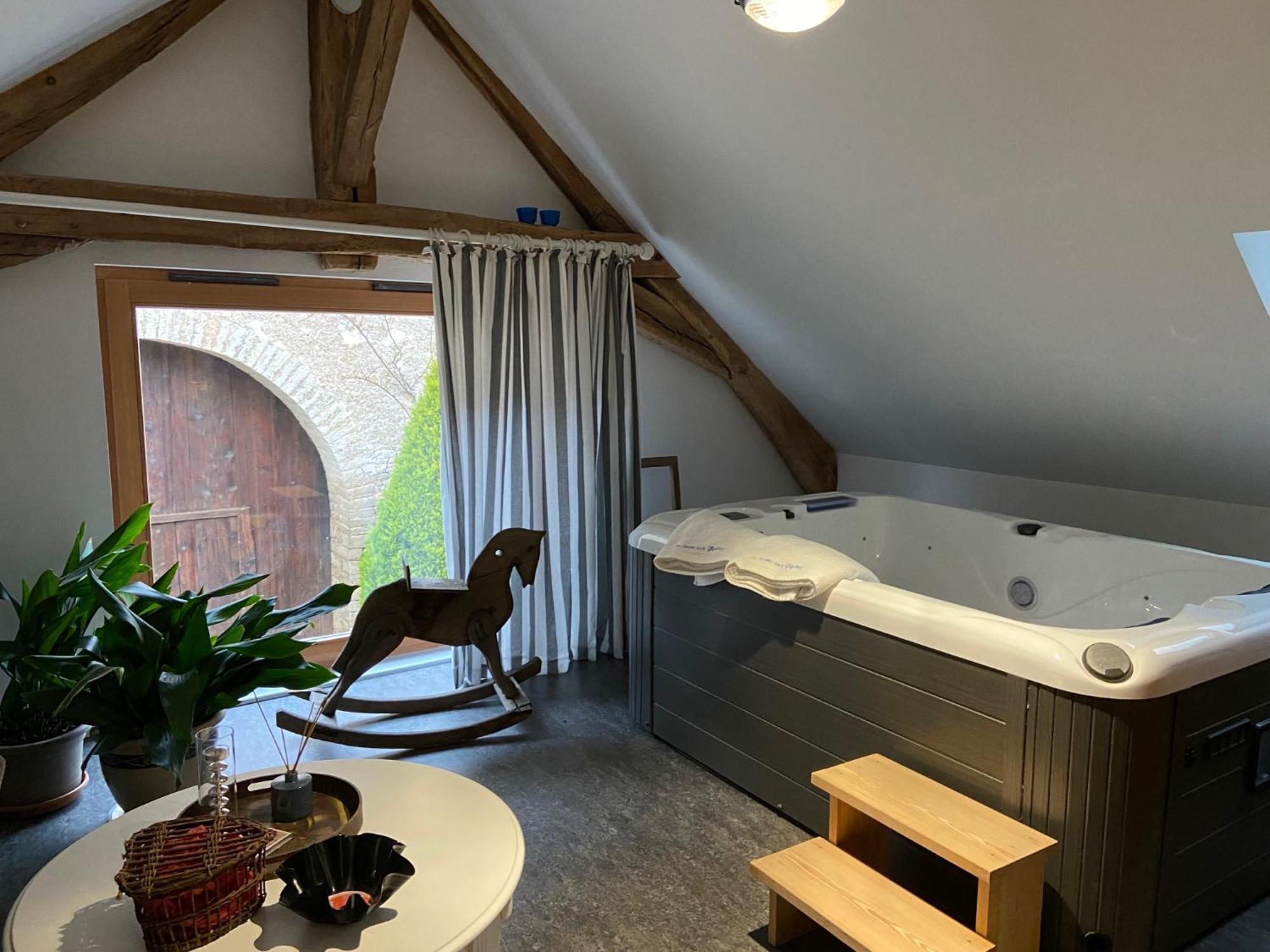 La Ferme Aux Glycines 호텔 Aillevans 외부 사진